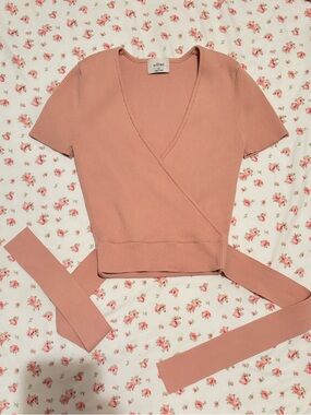 Wilfred Blush Ribbed Wrap Crop Top